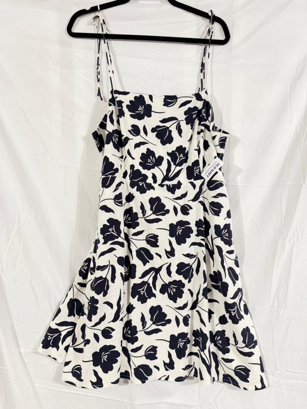 Old Navy XXL Navy & White Floral Smocked Dress NWT